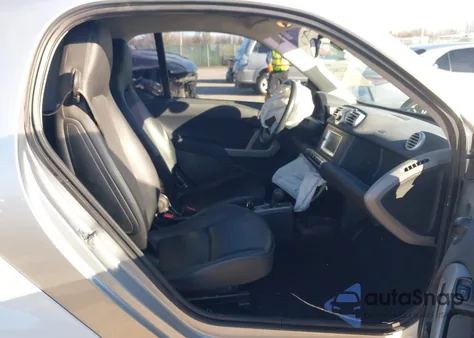 2015 Smart Fortwo Pure z USA, uszkodzony, nr VIN WMEEJ3BA6FK816235